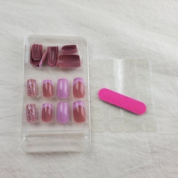 24 Pieces Fake Press On Nails - Picture 3 of 7